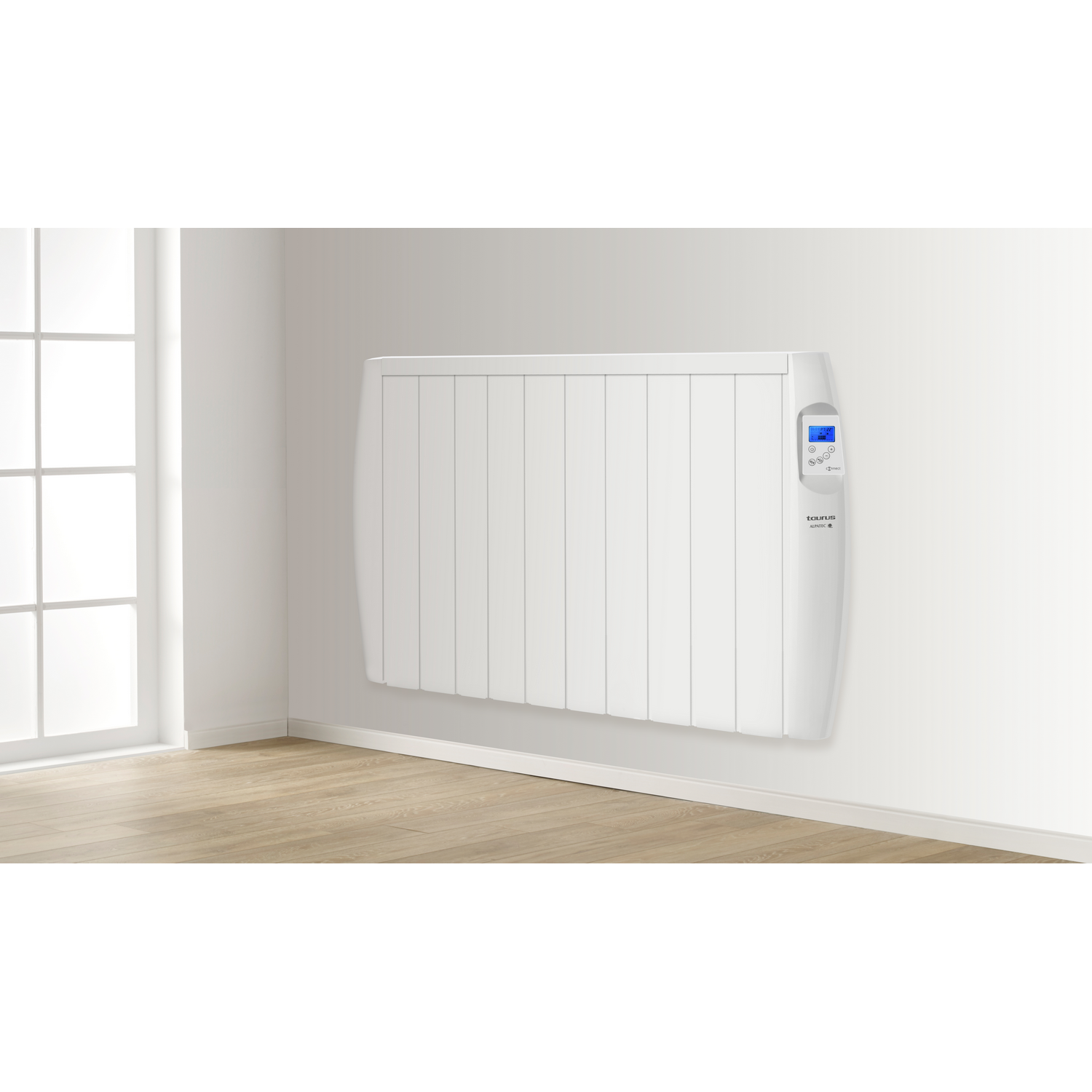 Calentador de radiador eléctrico blanco montado en una pared cerca de una ventana.