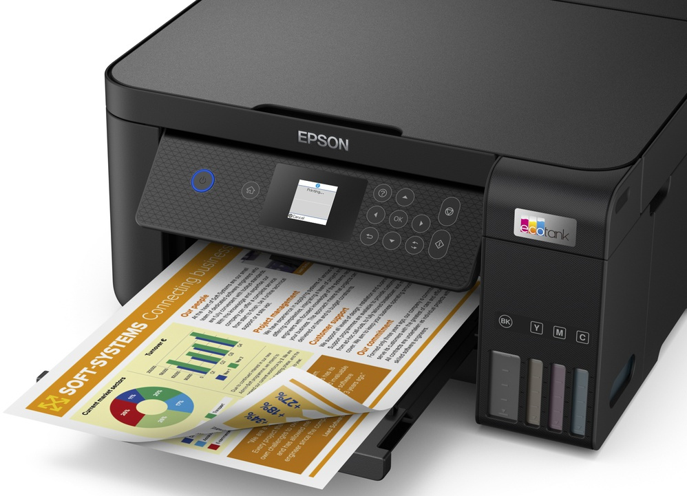 Zwarte Epson-printer die documenten afdrukt. Papierlade uitgeschoven. Scherm toont opties.
