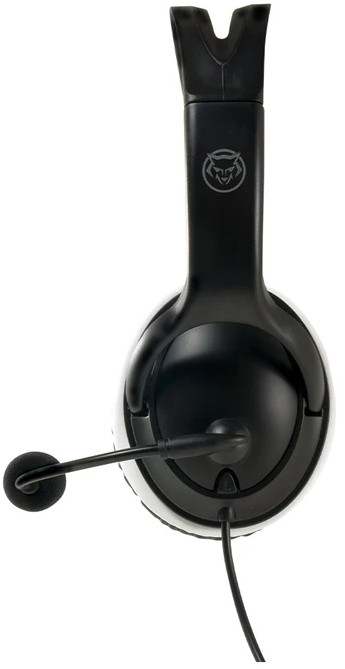 Un casque de jeu noir avec un micro sur le côté gauche et un câble qui pend.