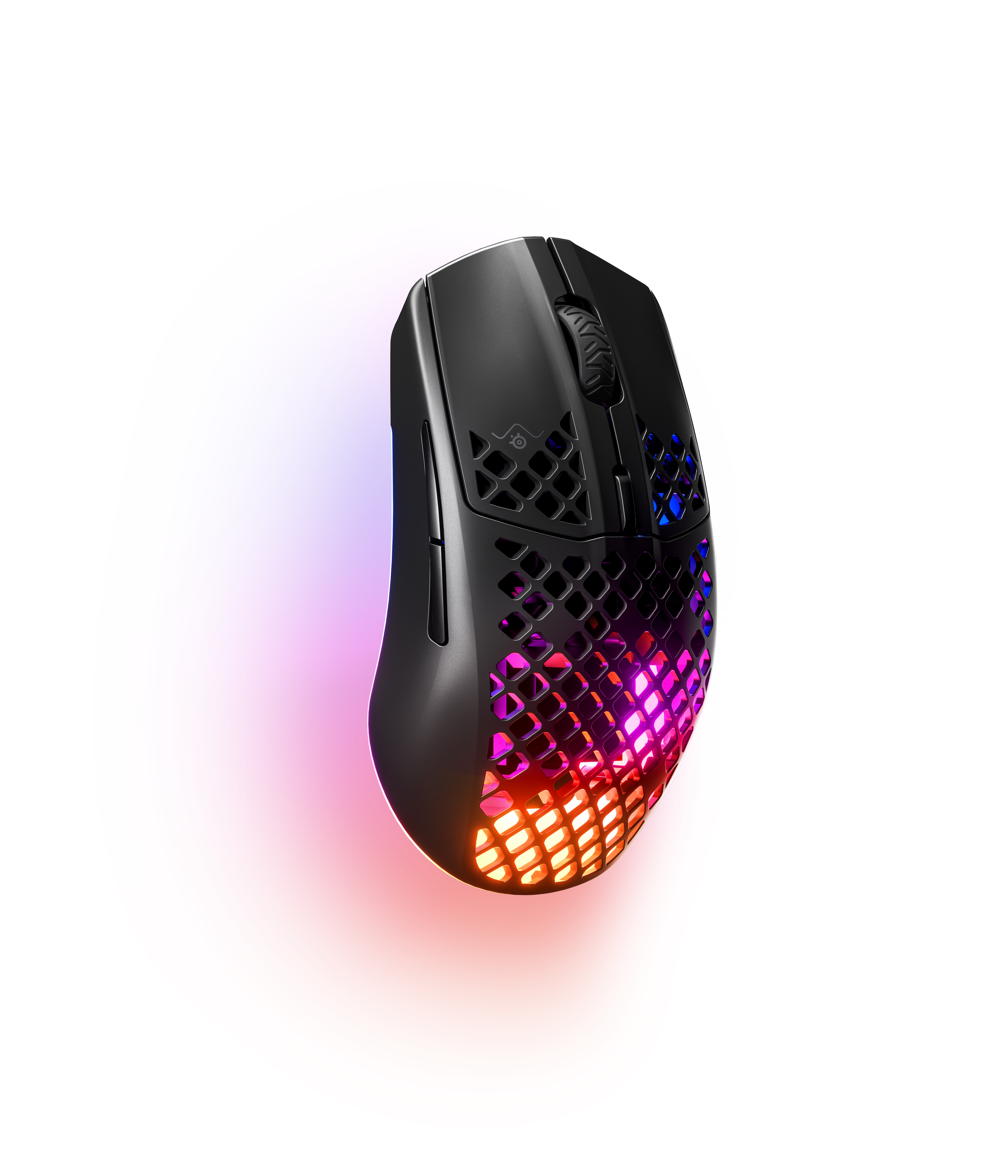 Zwarte gamingmuis met honingraatontwerp. LED-lampjes langs de randen. Witte achtergrond.