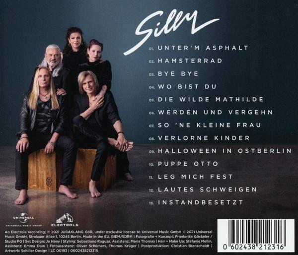 Albumcover mit Bandmitgliedern, Songtiteln und dem Bandnamen 'Silly'.