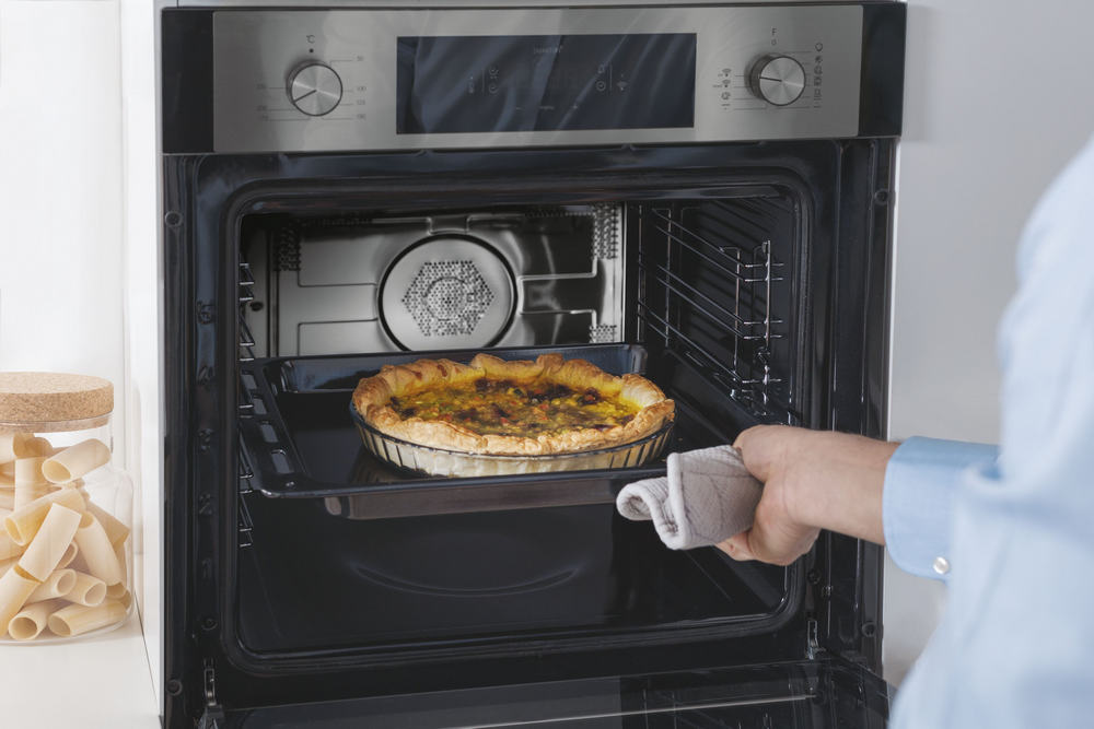 Horno - Candy Essenza FCNE625X WIFI, Multifunción, 70l, Limpieza h2O, 60cm, WIFI, Puerta doble cristal, Inox