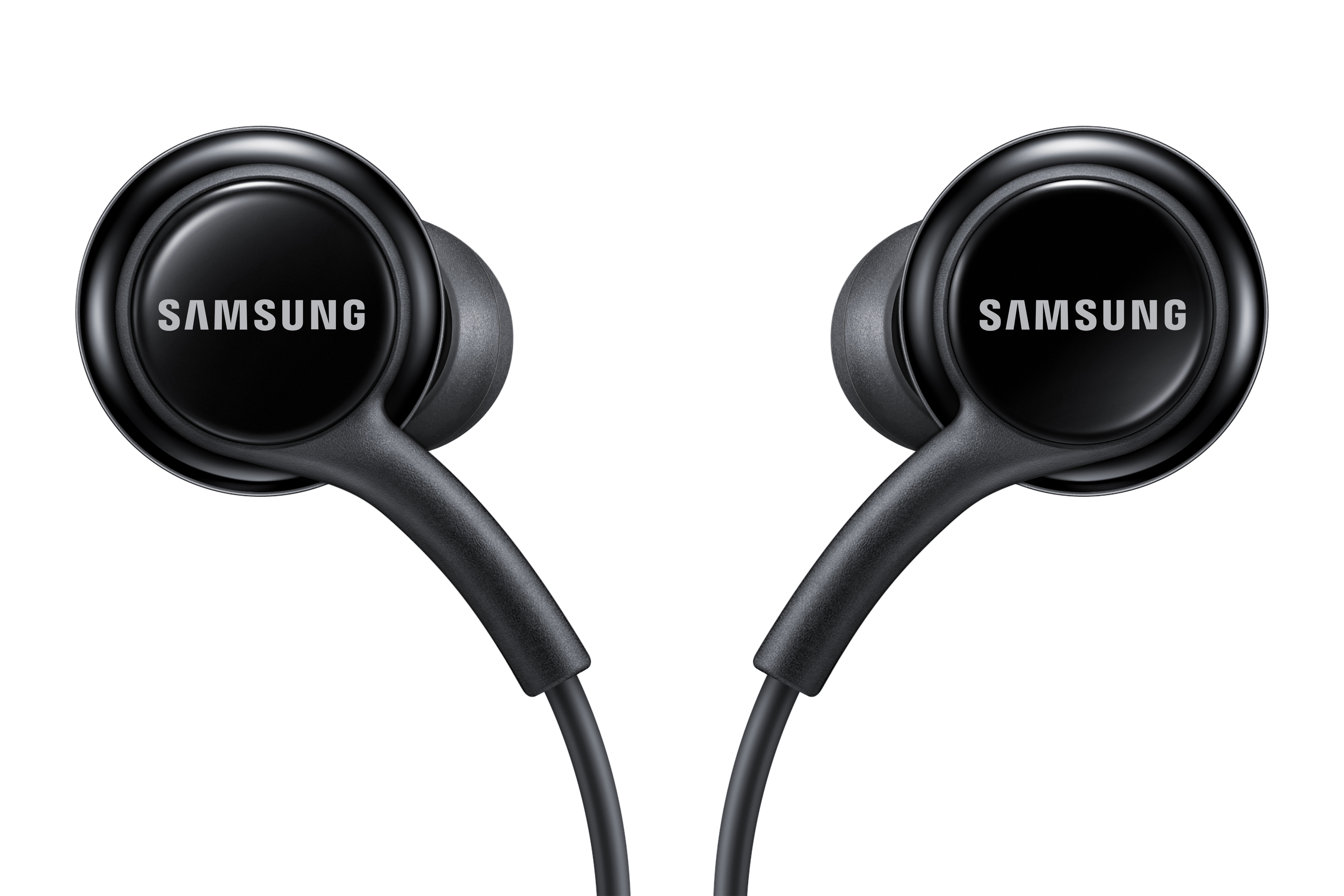 İki siyah Samsung kulaklık. Her birinde 'SAMSUNG' markası yazıyor.