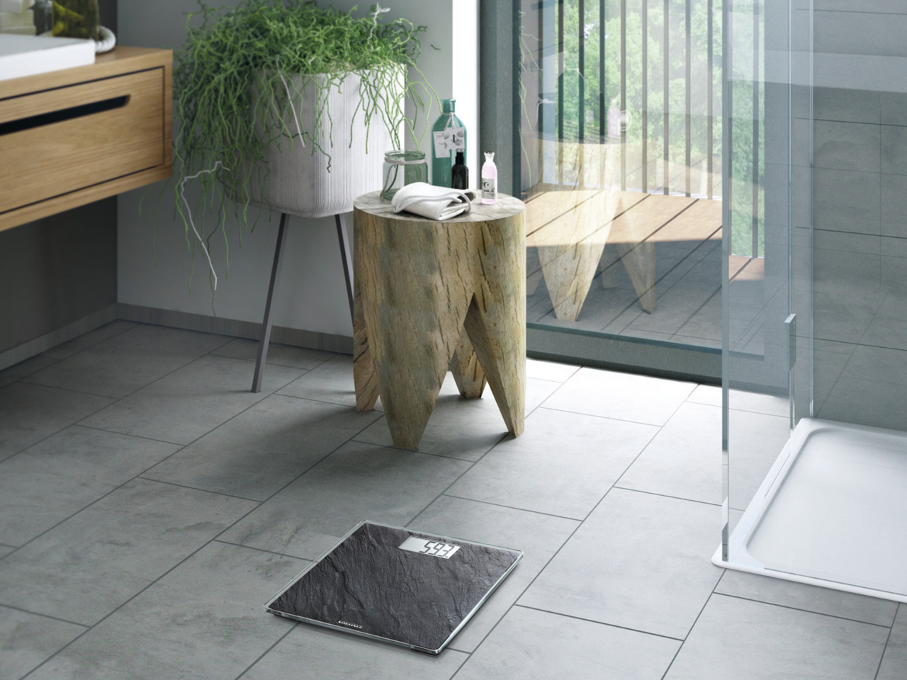 Badezimmer. Waage zeigt 59,3. Holzschemel mit Pflanzen.