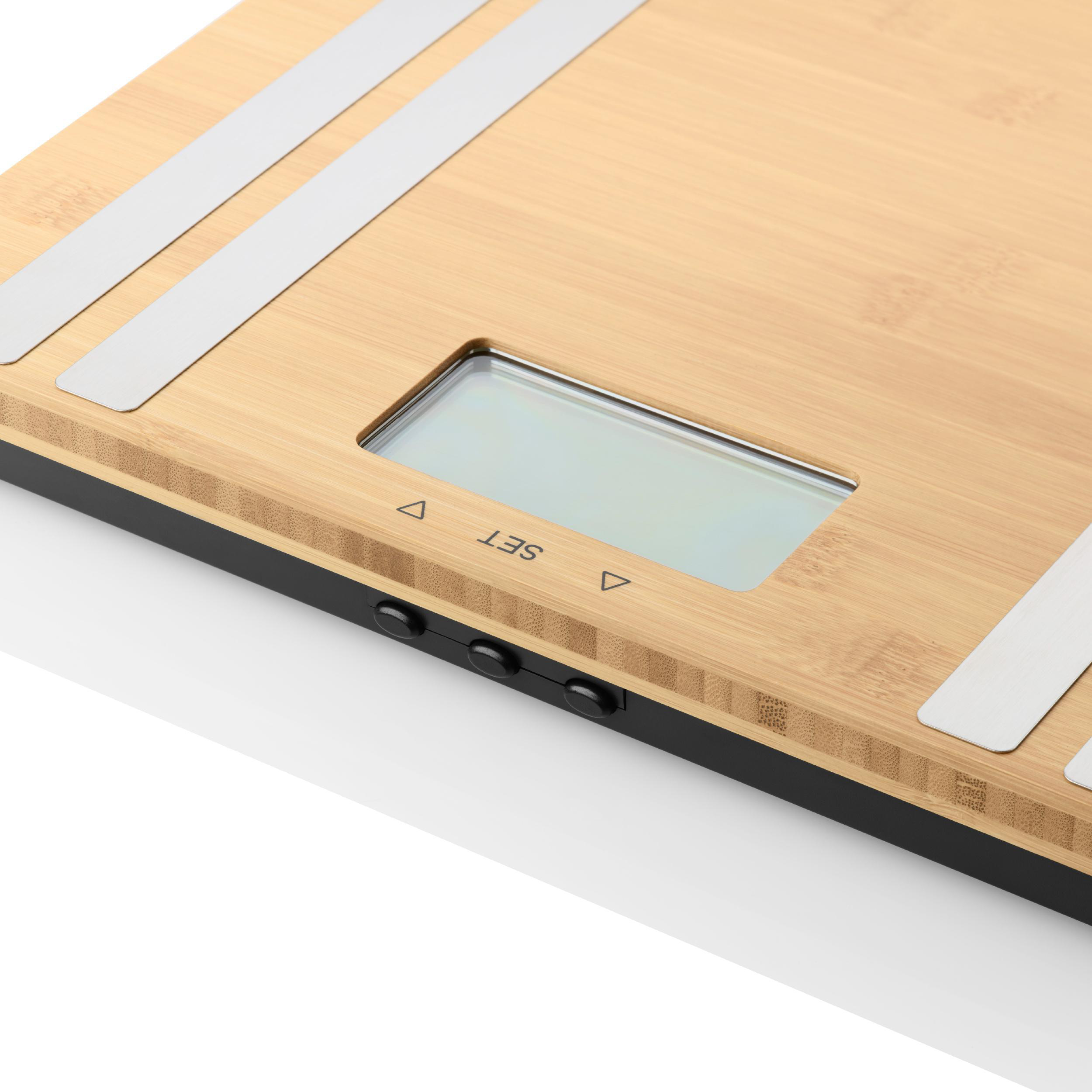 Waage aus Holz mit Digitalanzeige. Schwarze Knöpfe unter der Anzeige.