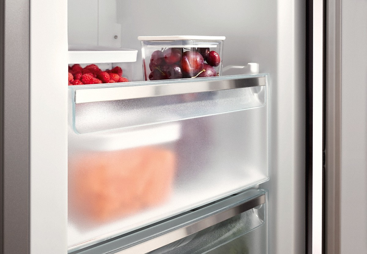 MIELE KD 26022 ws Kühlgefrierkombination (F, 278 l, 1623 mm hoch, Weiß)