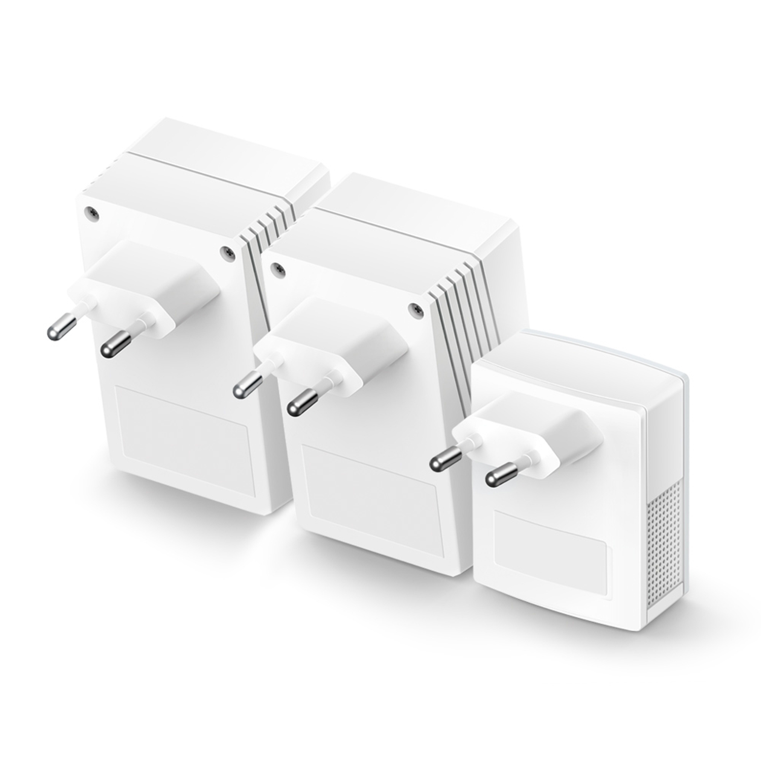 Tres extensores tp-link blancos con enchufes. Fondo blanco.