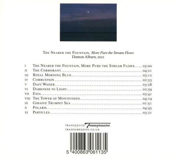 Albumhoes met songtitels en artiestinformatie. Blauwe lucht en oceaanscène.