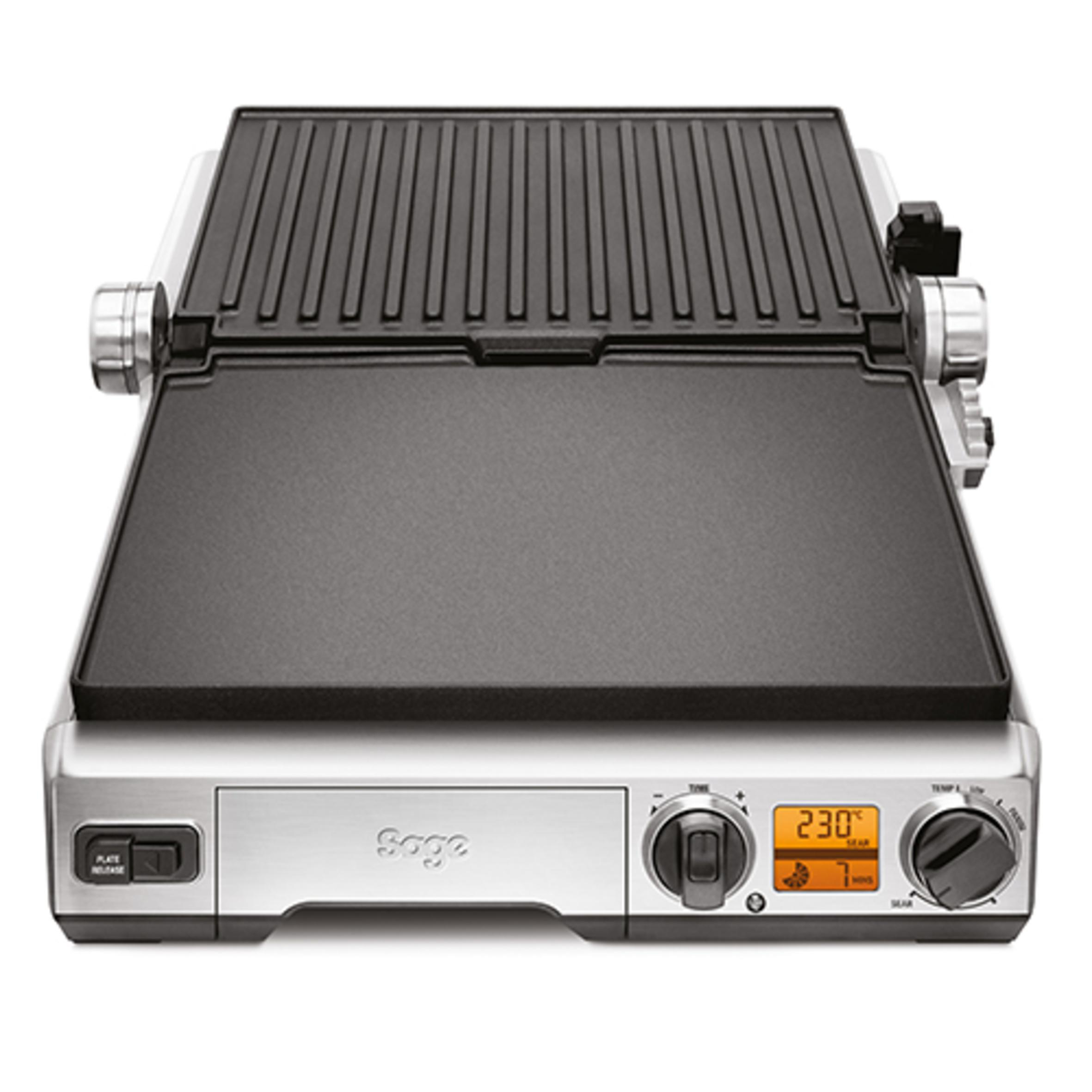 Nahaufnahme eines silber-schwarzen Grills. Er hat ein digitales Display und Bedienknöpfe.