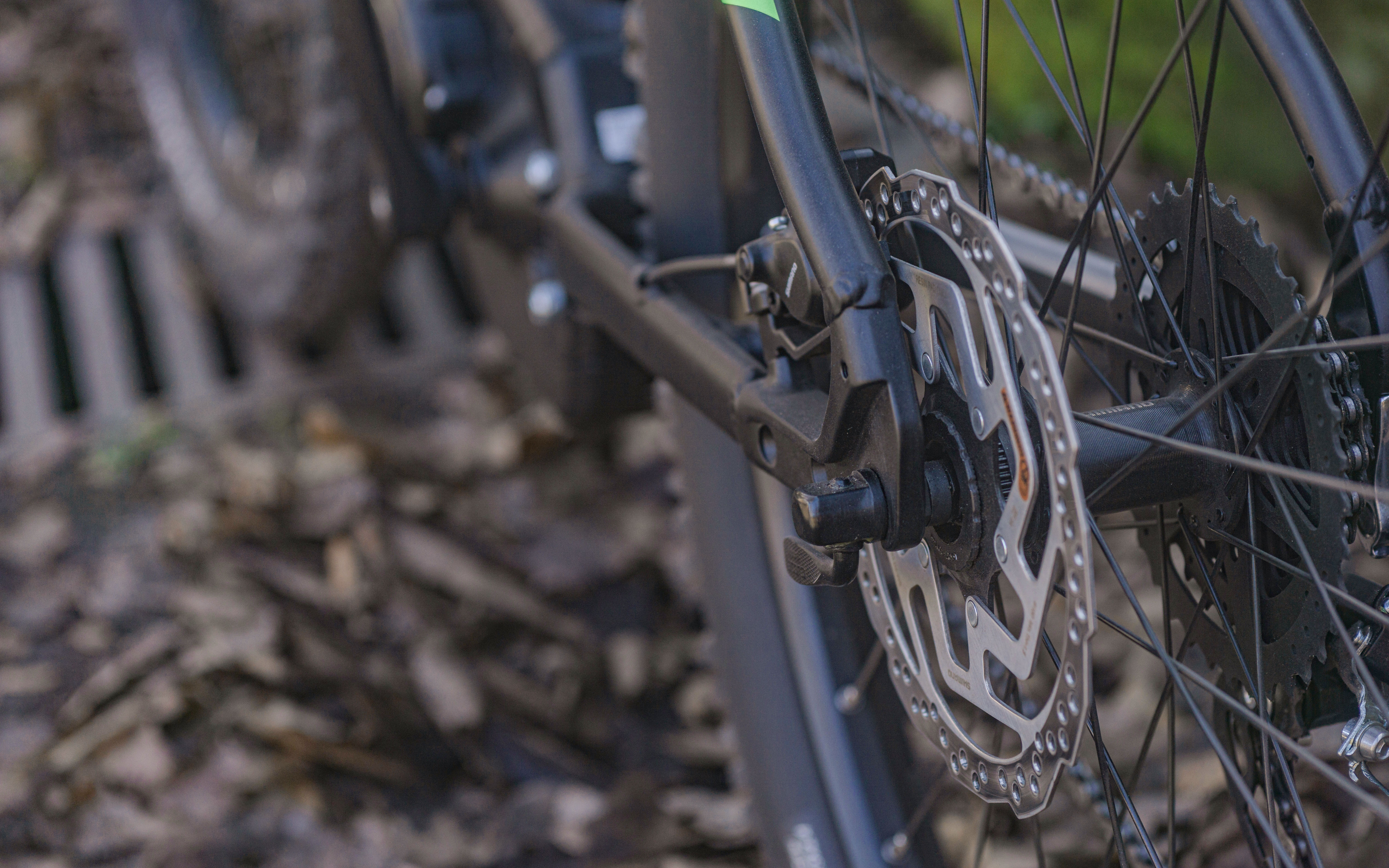 ALLEGRO Young 400 Mountainbike (Laufradgröße: 27,5 Zoll, Rahmenhöhe: 46 cm, Herren-Rad, 400 Wh, Schwarz/Grau/Neongrün)