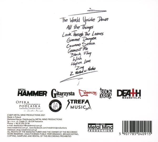 Eine Rückseite einer CD mit Songtiteln und Logos von Musikunternehmen.