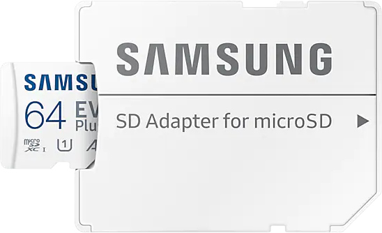 Een witte SD-kaartadapter en een kleine Samsung microSD-kaart. Tekst en logo zichtbaar.