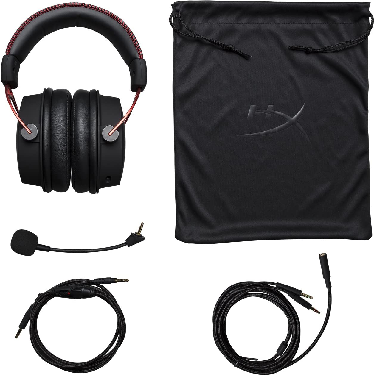 Schwarzes Gaming-Headset mit Mikrofon, Kabeln und Tragetasche, alles freigestellt.