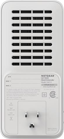Rückseite eines weißen Netgear AX1600 Mesh Extenders. Zeigt Lüftung, Etiketten, Netzstecker und Anzeigen.