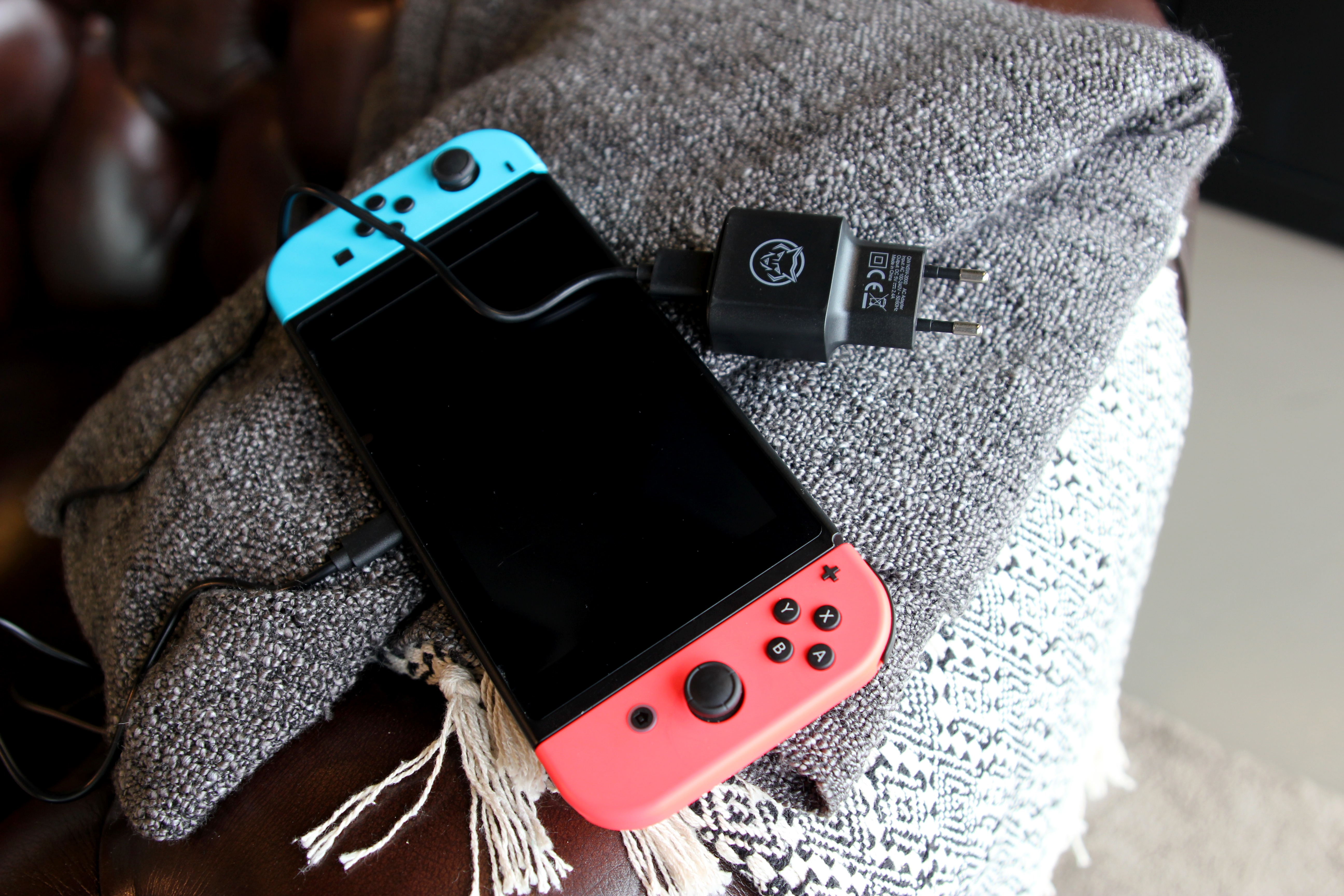 QWARE Adaptateur d'Alimentation pour Switch (QW NSW-2000)