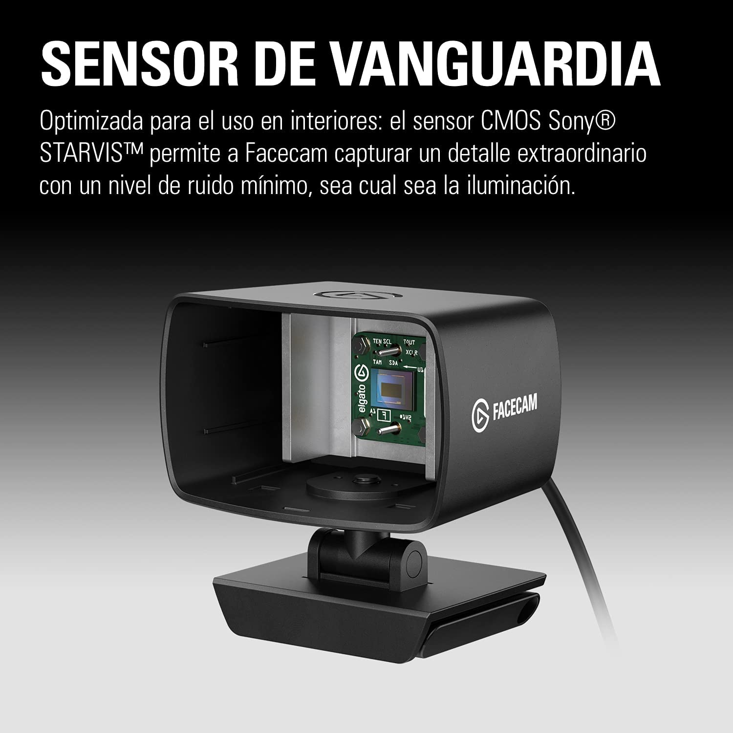 Cámara web negra. Tiene una lente, una base y un cable. Visible el texto sensor de vanguardia.