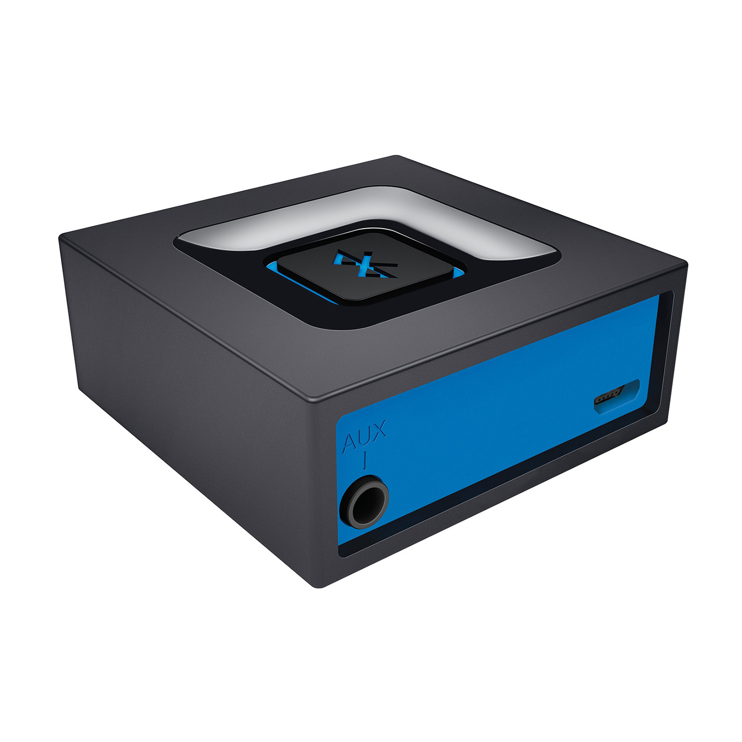 Ricevitore Bluetooth nero. Accenti blu. Ingresso AUX. Sfondo bianco.