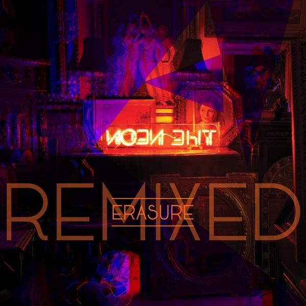 Műalkotás egy neonfelirattal, amely a REMIXED feliratot tartalmazza, alatta az Erasure szóval, egy művészeti szobában.