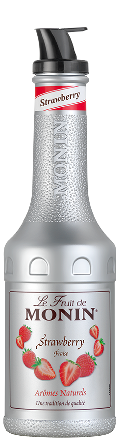 Eine silberne Flasche Monin Erdbeersirup. Sie hat Erdbeeren auf dem Etikett und eine schwarze Düse.