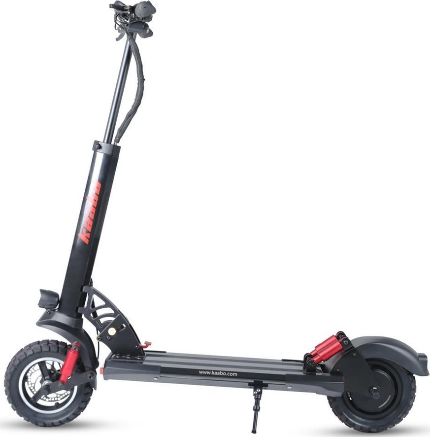 Trottinette électrique noire sur fond blanc. Amortisseurs rouges et marque blanche sur le cadre.