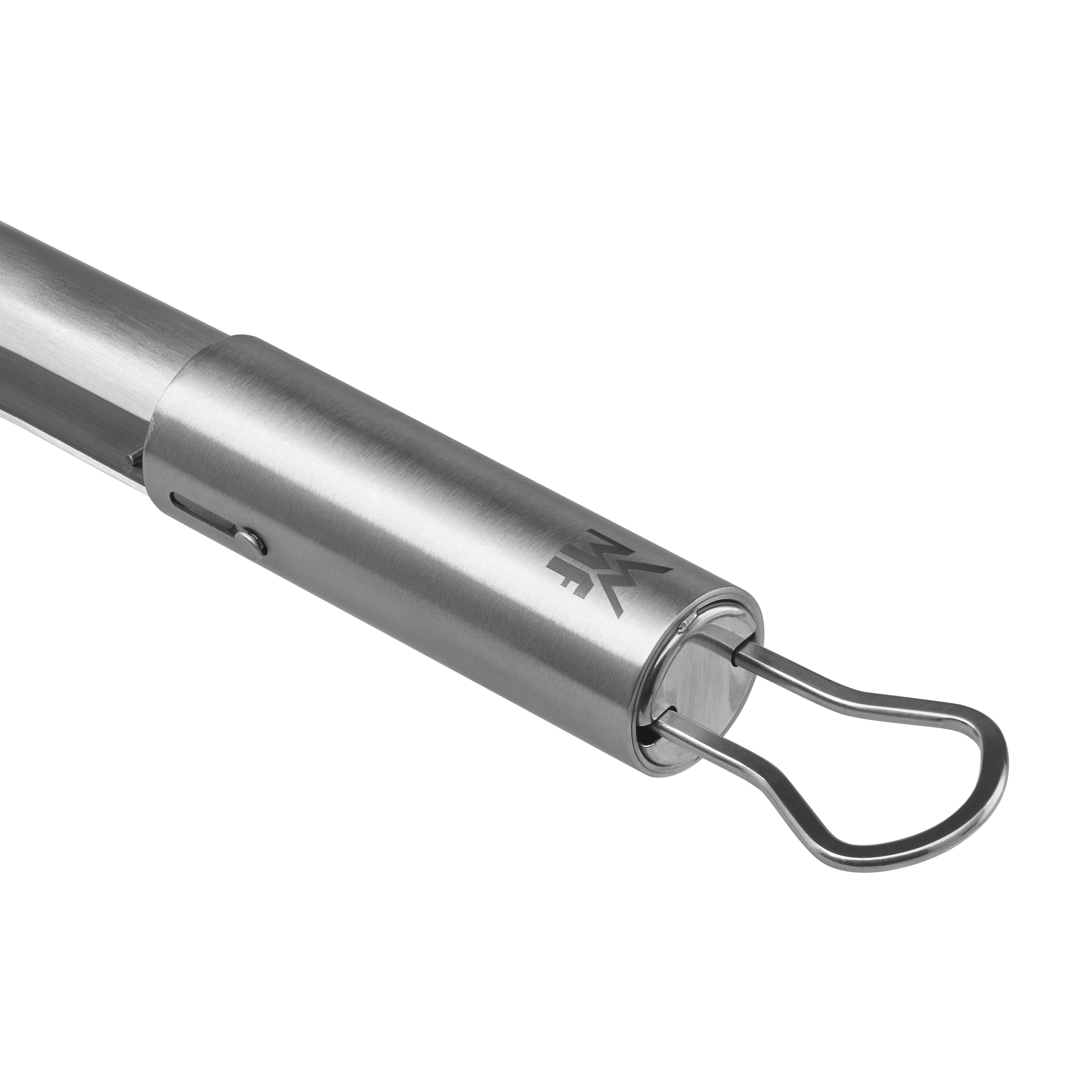 Nahaufnahme eines Küchenwerkzeugs aus Metall, mit Griff und Schlaufe. Edelstahl.
