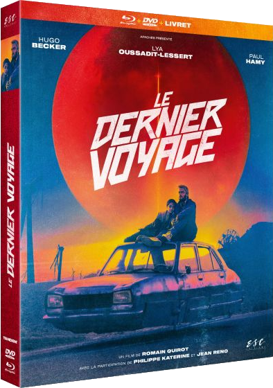 Jaquette DVD avec fond rouge et deux personnes sur une voiture.