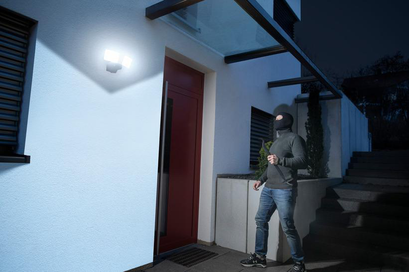 BRENNENSTUHL WiFi Duo 3050 LED Strahler Stufenlos einstellbar