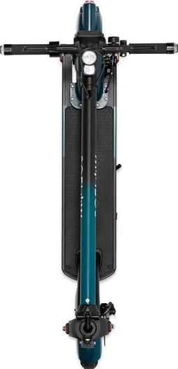Draufsicht auf einen teal-farbenen Elektroroller. Er hat ein Licht und schwarzen Lenker.