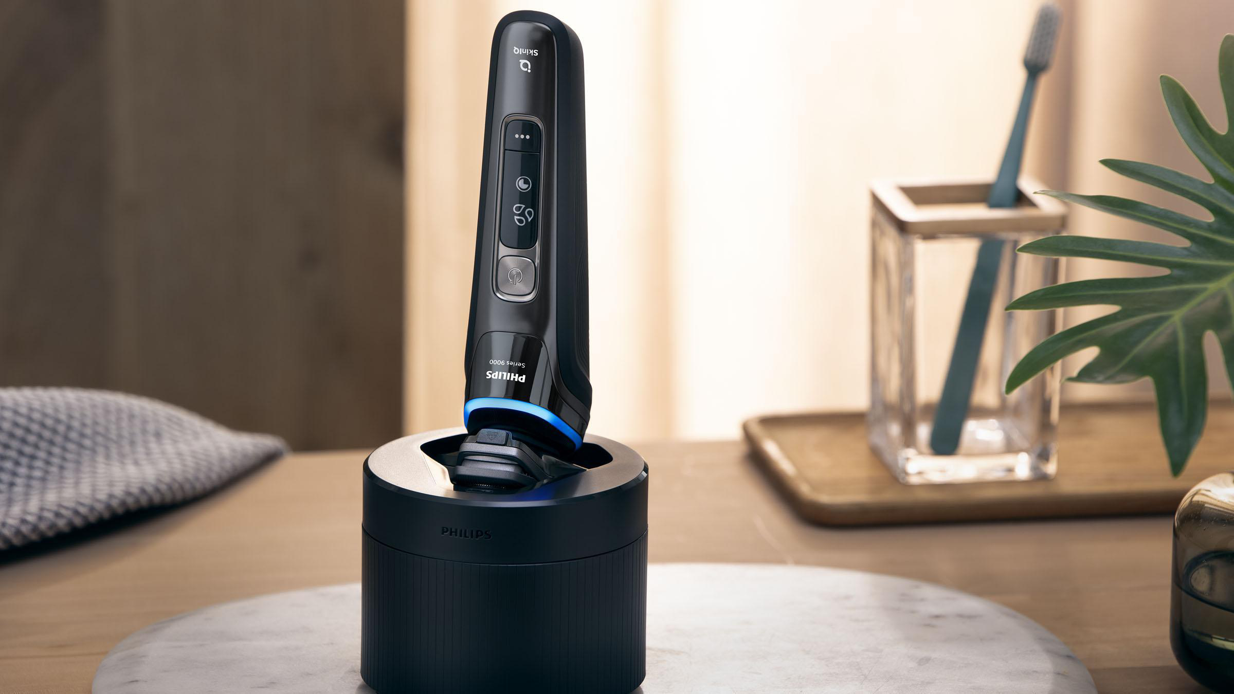 PHILIPS PHILIPS Shaver Series 9000 S9987/59 Elektrischer Nass- und Trockenrasierer mit SkinIQ Technologie, dunkles chrom Rasierer (Akkubetrieb, Dark chrome, Trocken & Nass, Drehend)