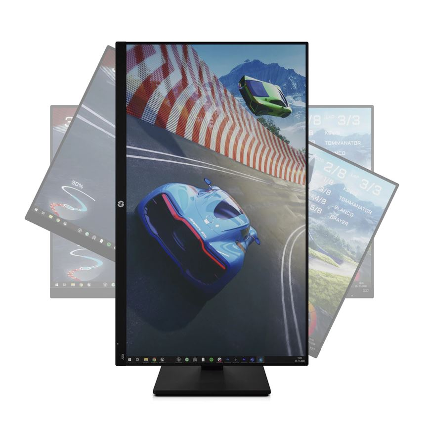 Monitor negro con juego de carreras, otras pantallas, fondo blanco.