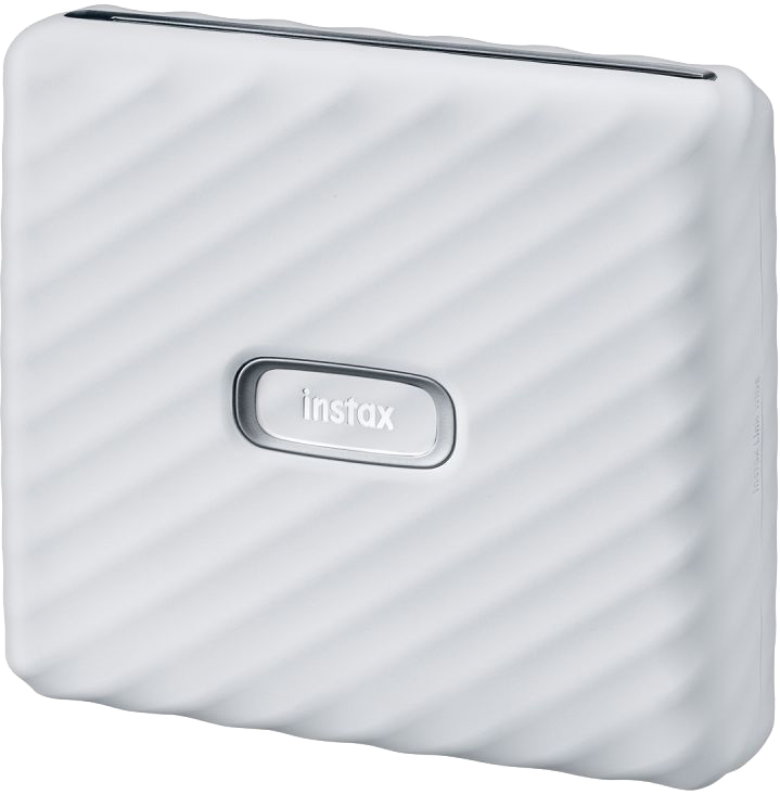 Fehér Instax nyomtató. Hullámos design. Ezüst Instax logó az elején. Fehér háttér.