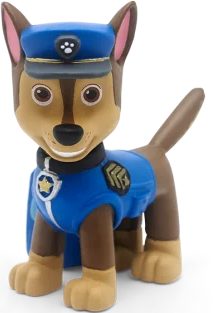 Chase, le chien de la Pat' Patrouille, portant un uniforme et un chapeau bleus.
