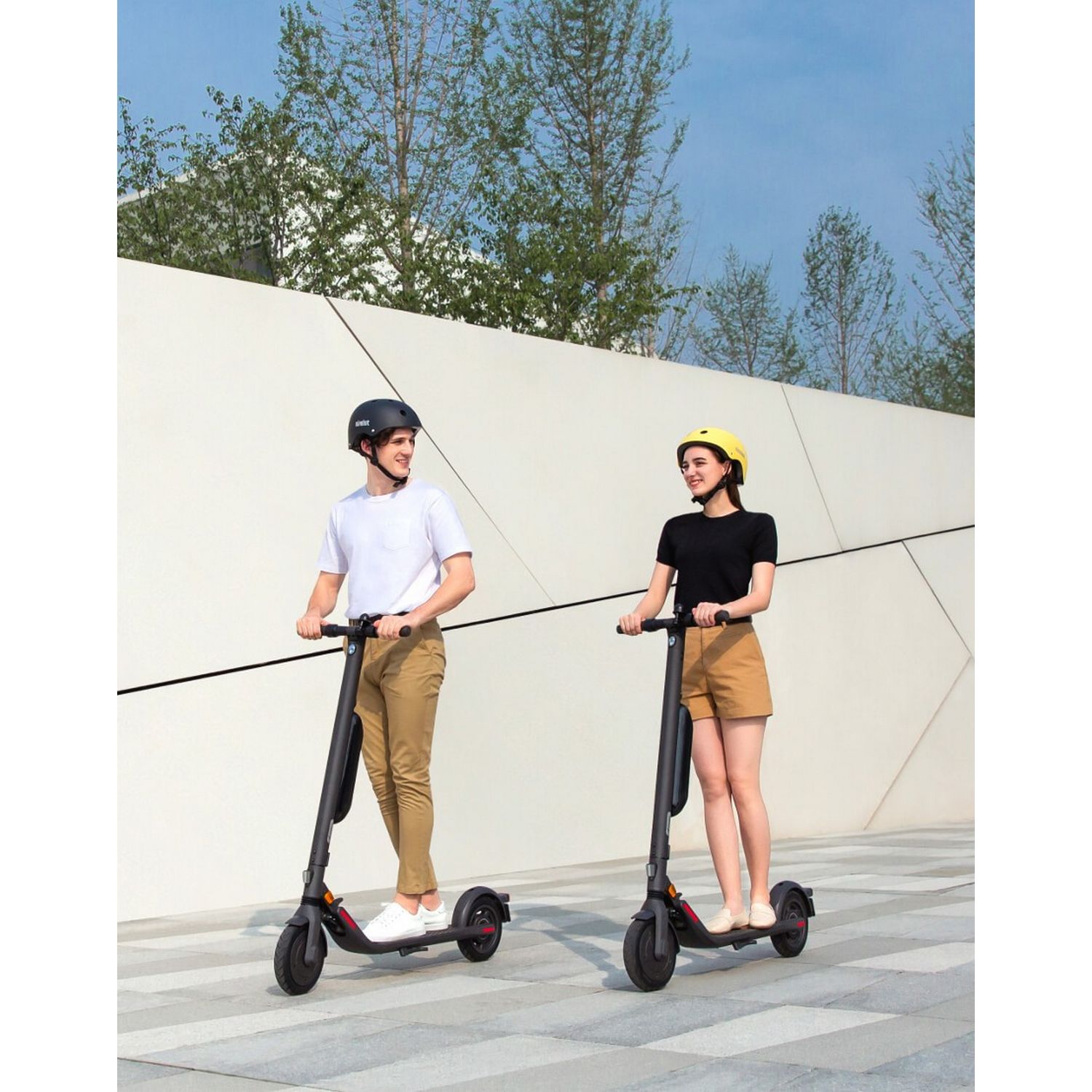 Patinete eléctrico Segway E45E, 300 W, Hasta 100 kg, 3 frenos, Velocidad 25 km/h, Autonomía 45 km, Negro