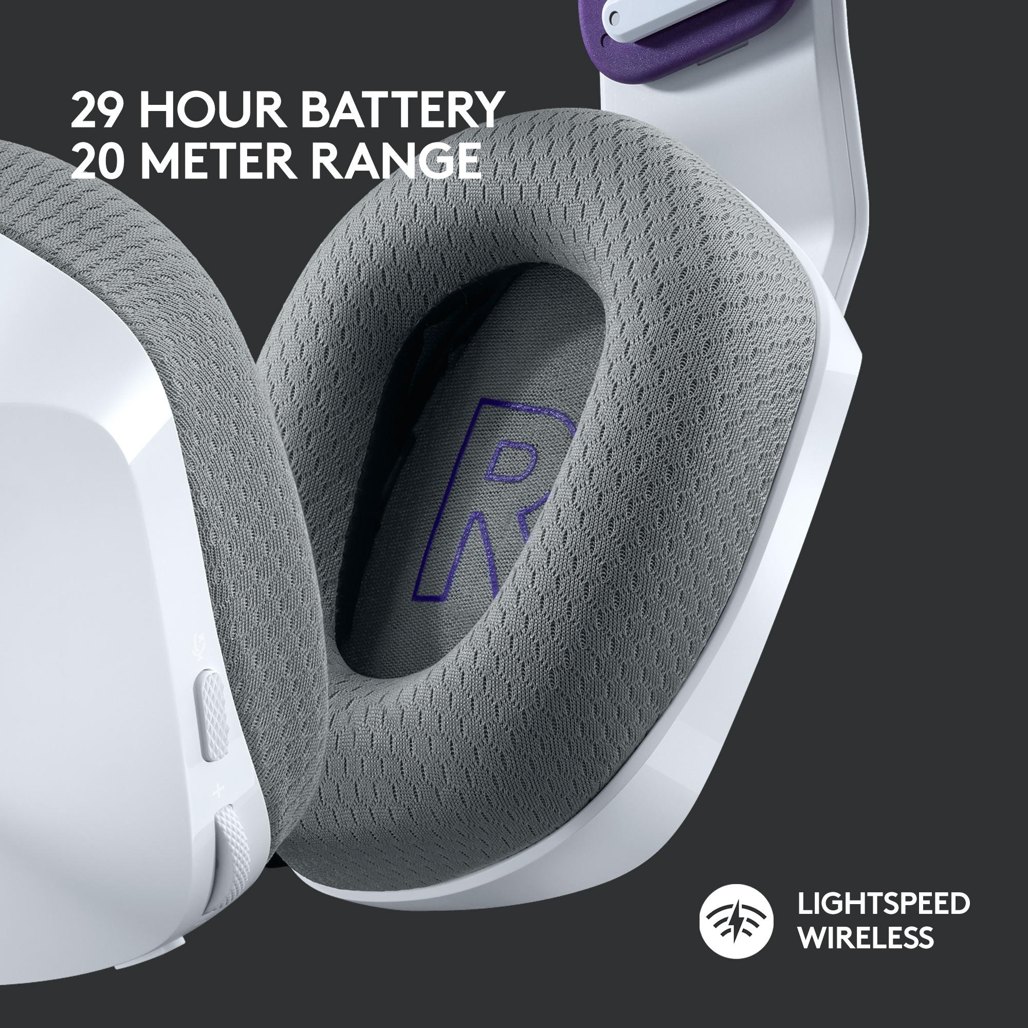 Casque blanc et gris, avec accent sur les coussinets.