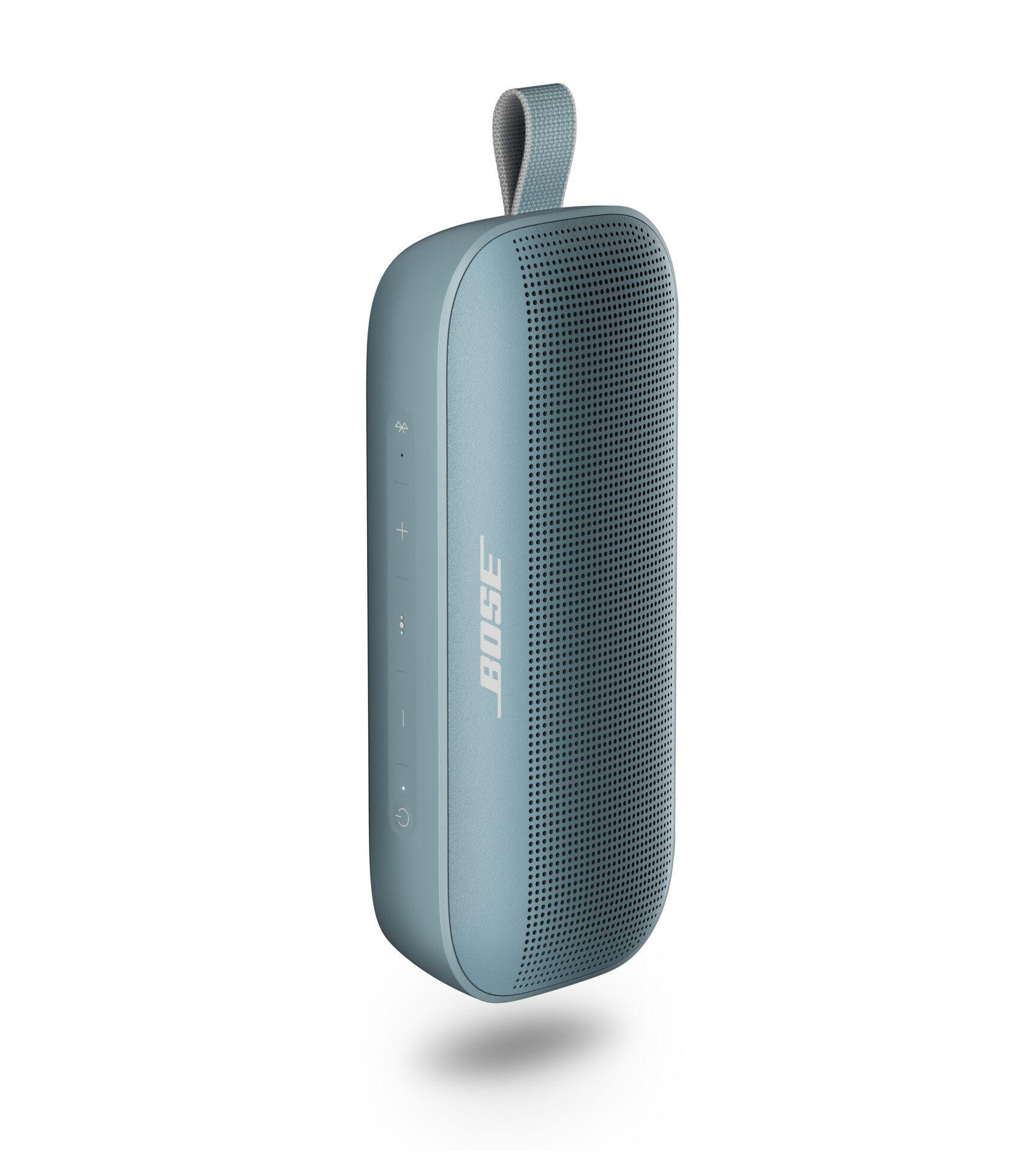 Ein blauer tragbarer Bose-Lautsprecher mit Griff und Seitentasten.