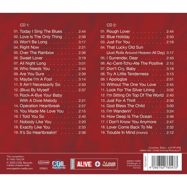 CD-Albumcover mit Trackliste. Der Text ist weiß auf dunklem Hintergrund. Mehrere Logos sind vorhanden.