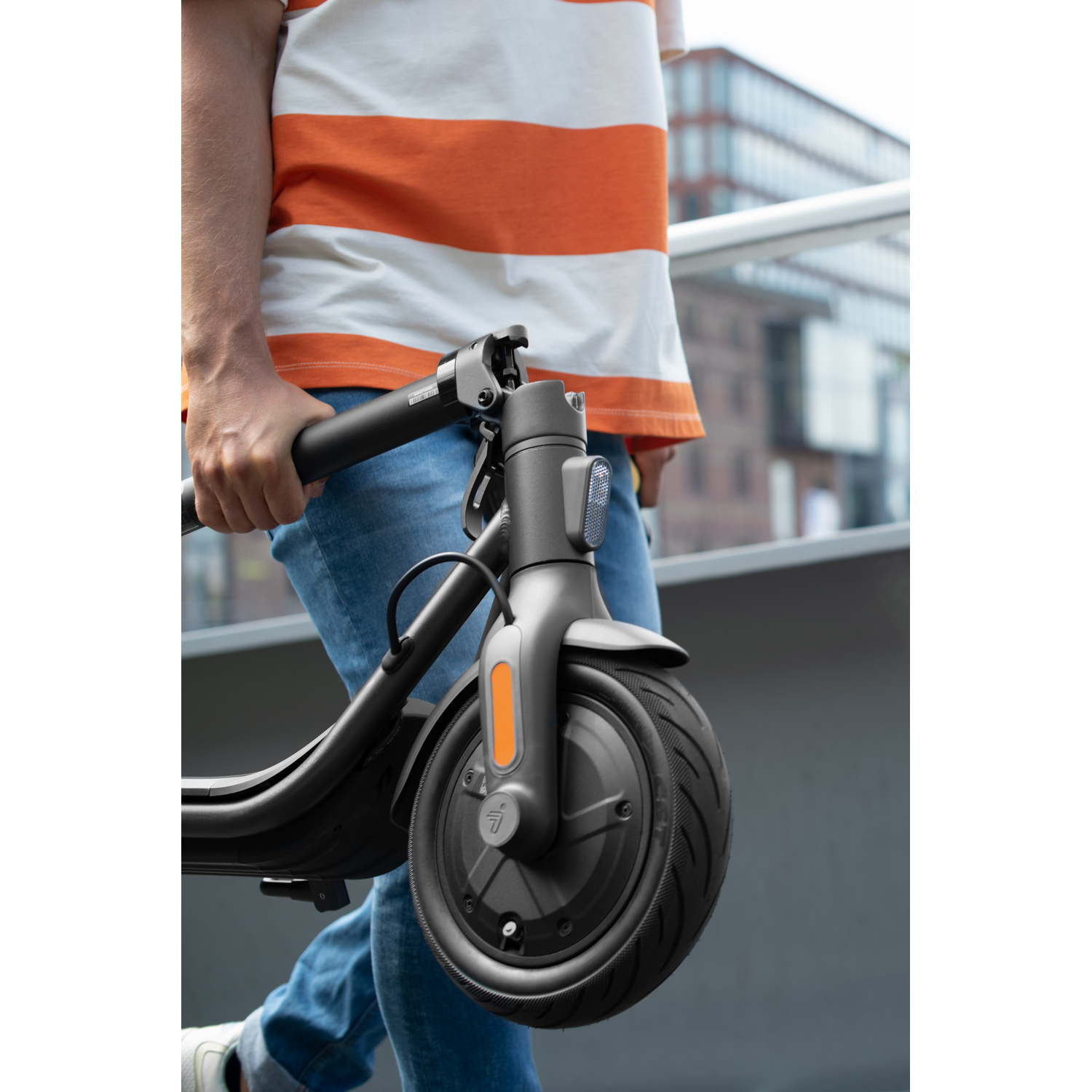 Patinete eléctrico - Segway-Ninebot F25E, 250 W, Hasta 100 kg, Velocidad 25 km/h, Autonomía 25km, Negro
