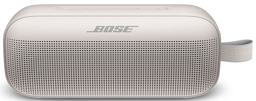 Haut-parleur Bose blanc avec poignée. Logo Bose argenté sur le devant. Grille de haut-parleur perforée.