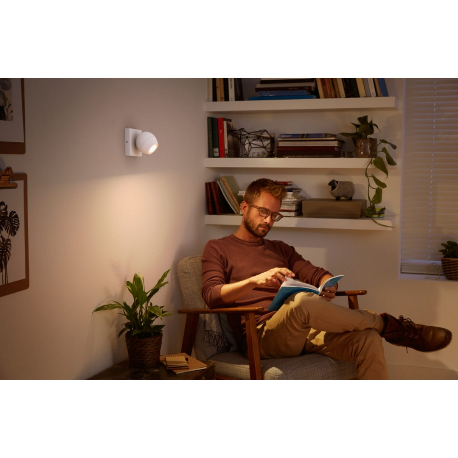Lámpara inteligente - Philips Hue White Ambiance Buckram, 1 Foco, Amazon Alexa y Google Assistant, Blanco