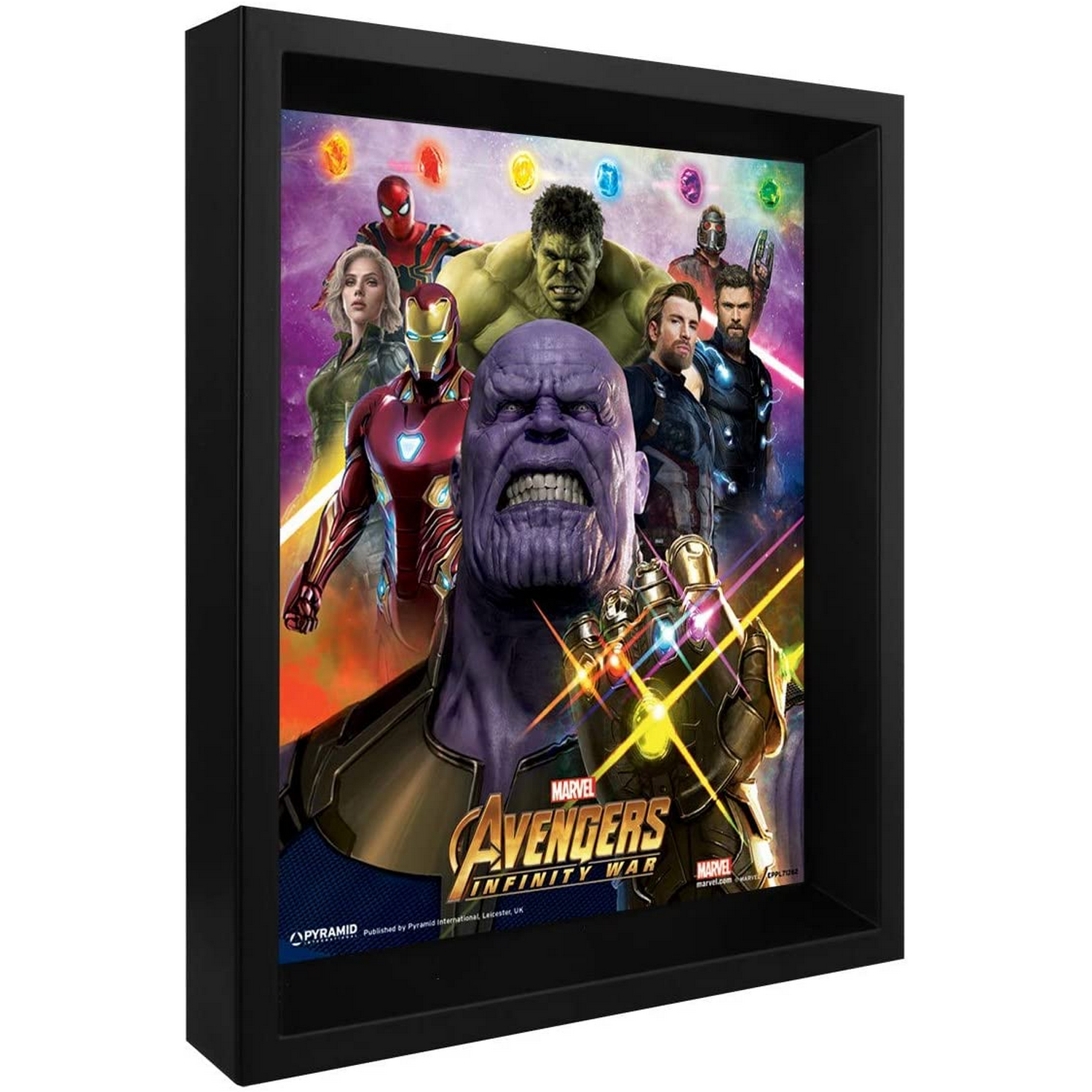 Obra enmarcada con personajes de Vengadores, póster de 'Avengers: Infinity War'.