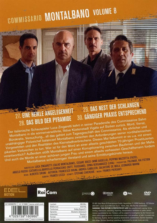 Filmcover mit vier Männern in Anzügen. Text auf Italienisch: Commissario Montalbano Band 8.