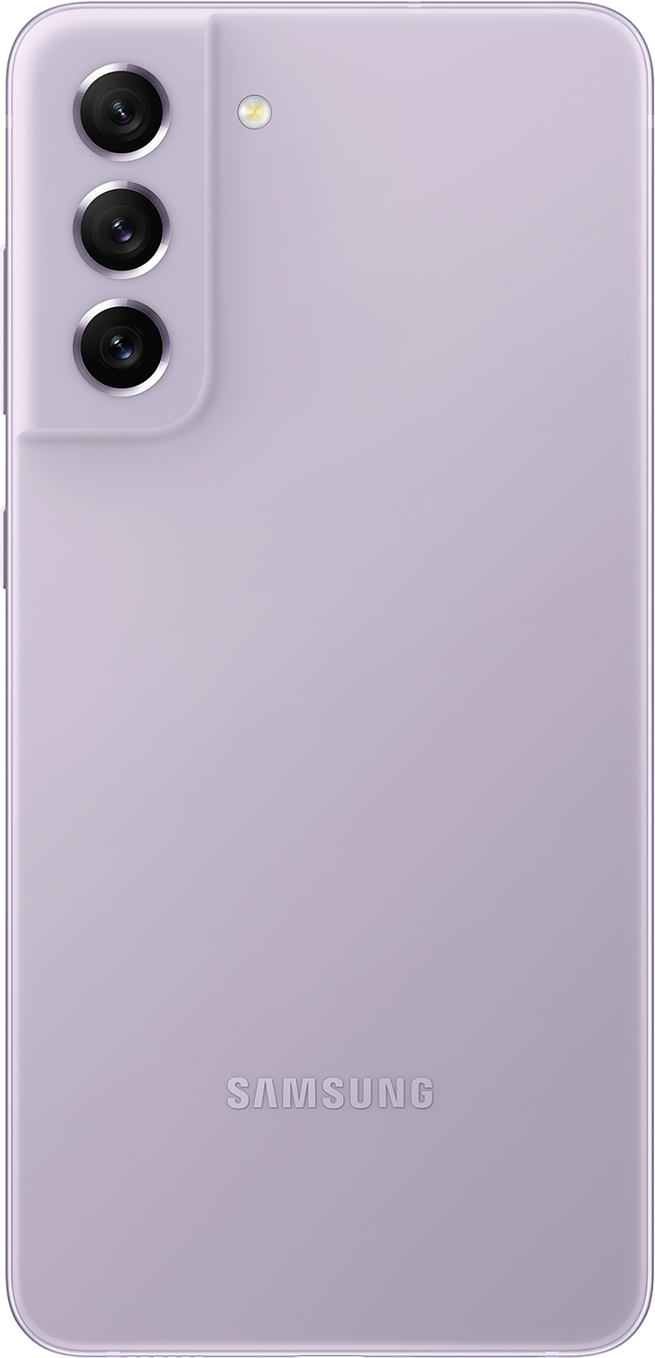 Egy világos lila Samsung telefon hátulja, közelkép.