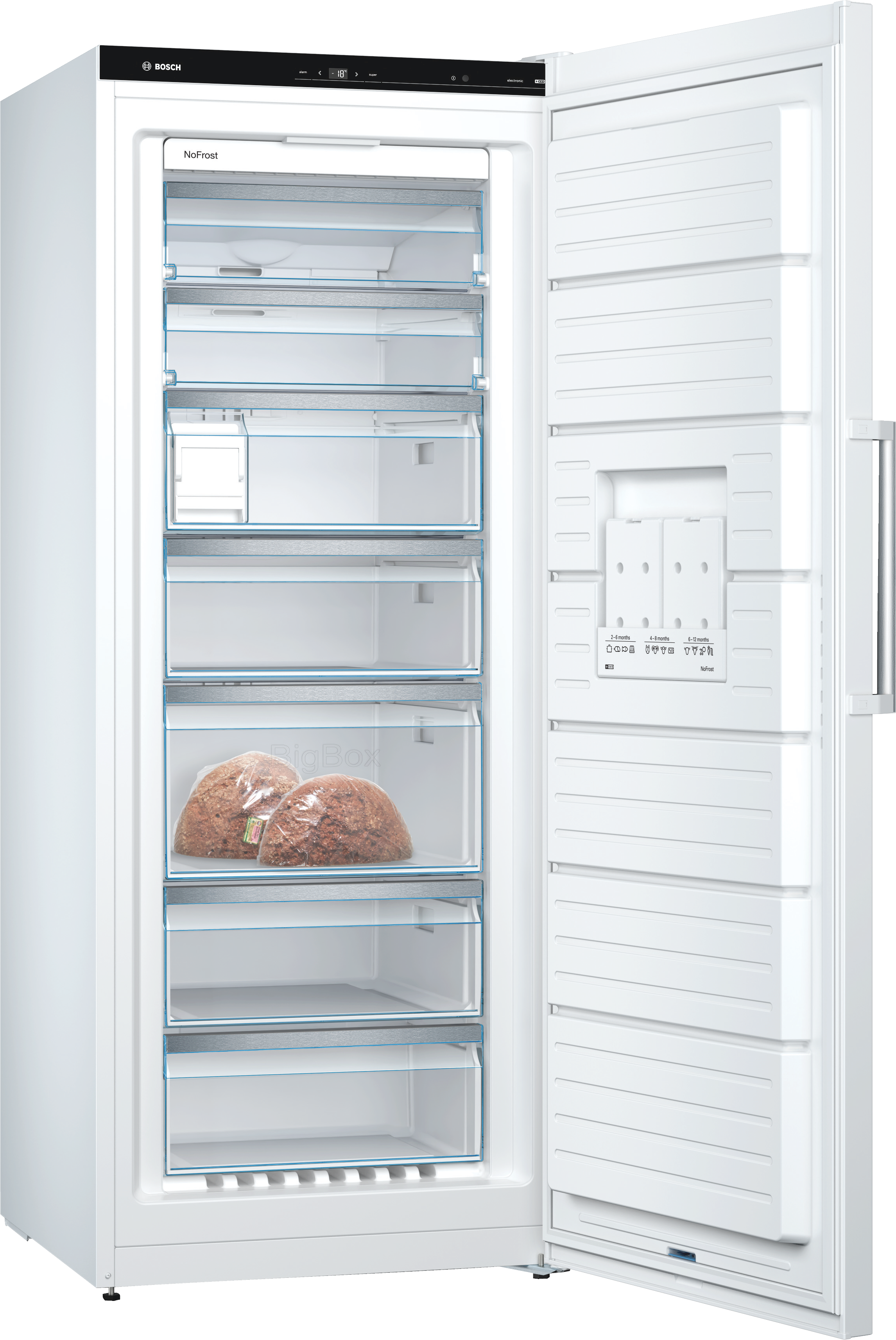 Ein weißer Kühl-Gefrierschrank mit geöffneter Tür, die Regale, Schubladen und Lebensmittel zeigt. Weißer Innenraum.