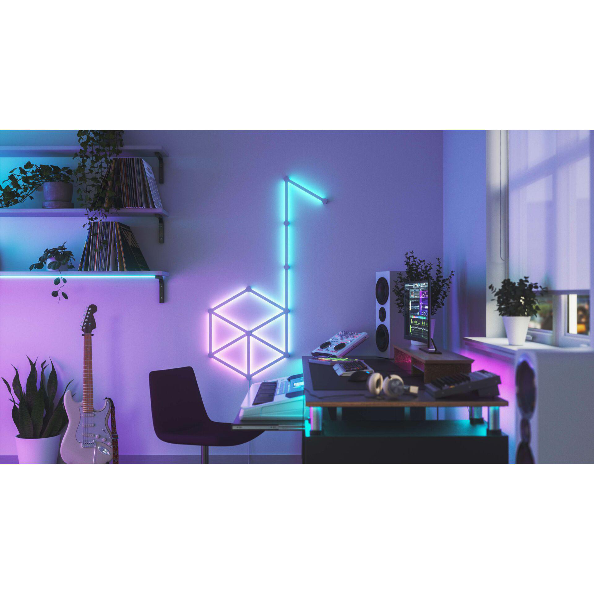 Musikstudio mit Neonlicht in Notenform, Pflanzen und Ausrüstung.