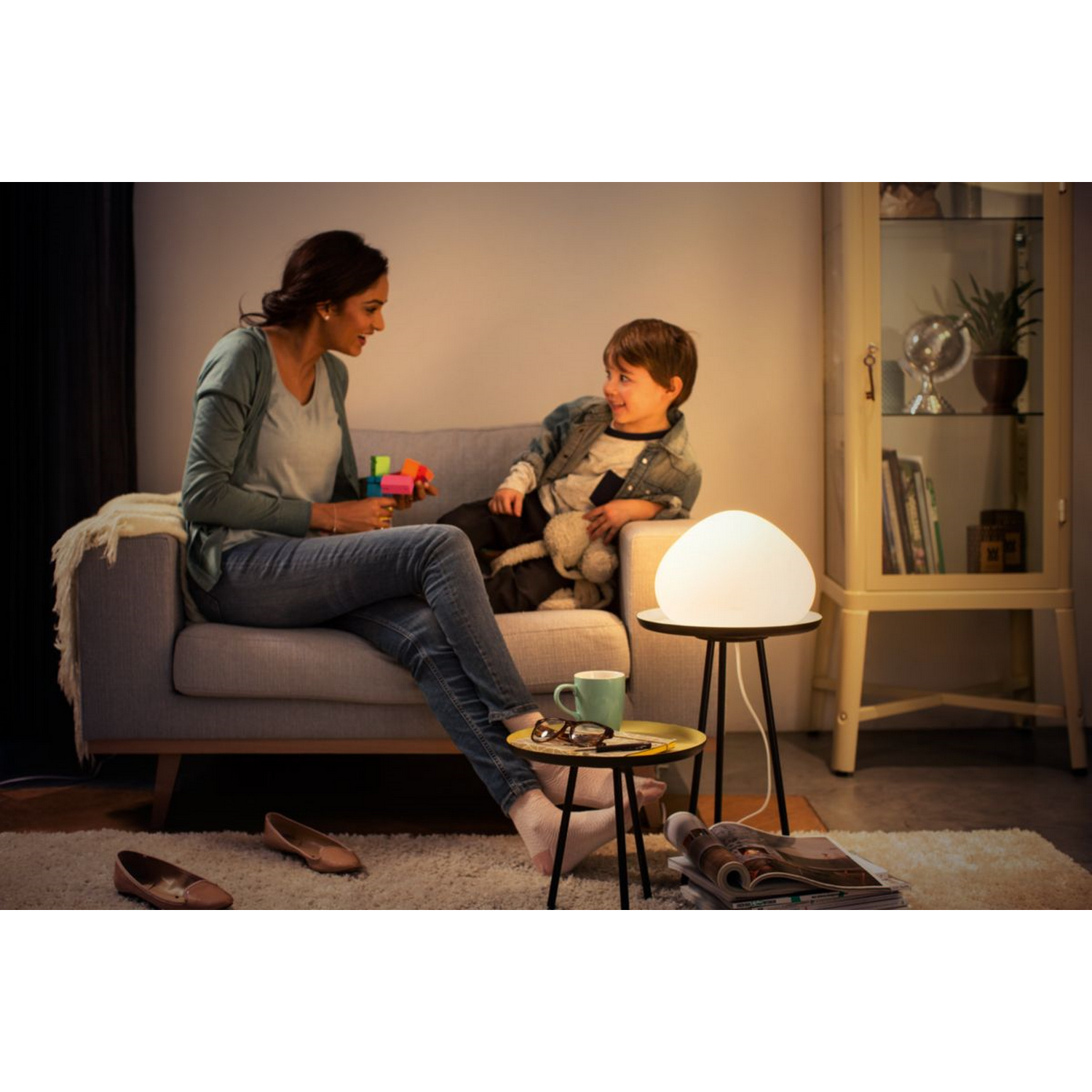 Lámpara portátil Bluetooth - Philips Hue Wellner, De mesa, Luz blanca de cálida a fría, Compatible app, Blanco