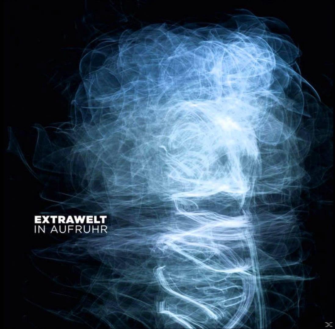 Extrawelt 'In Aufruhr' Albumcover. Abstrakte blaue und weiße Lichtspuren auf schwarzem Hintergrund.