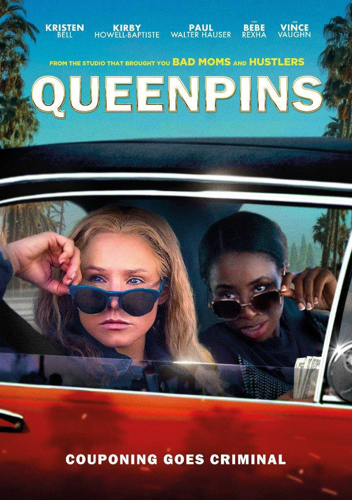Affiche de film : deux femmes en voiture, lunettes de soleil. Titre : 'Queenpins'.