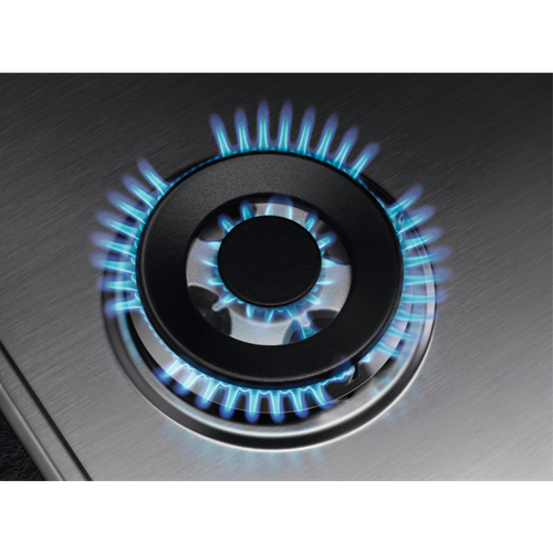 Gaskookplaatbrander met blauwe vlammen. De kookplaat is van roestvrij staal.