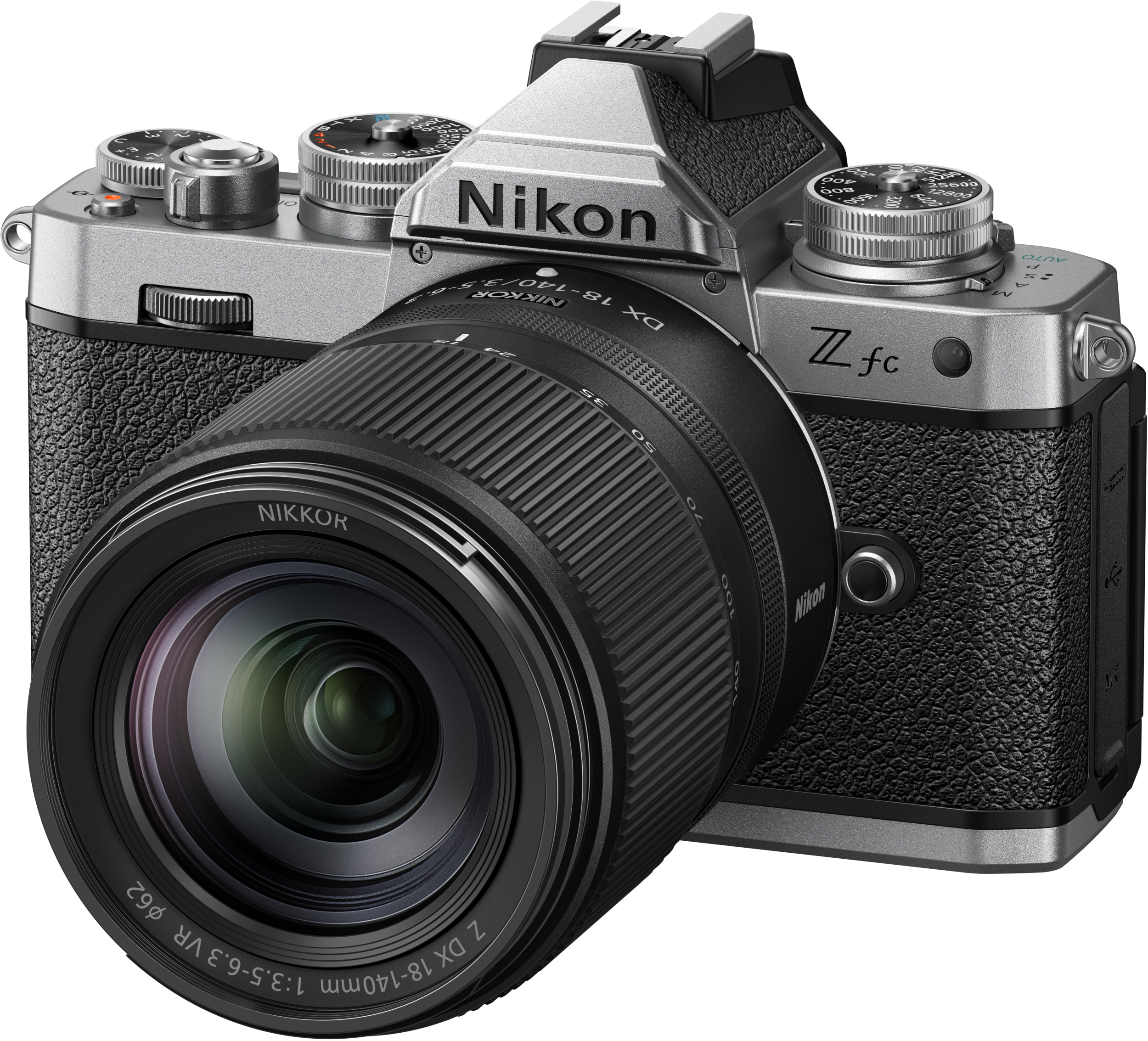 Silberne und schwarze Nikon-Kamera mit Objektiv, Knöpfen und Rädern sichtbar.