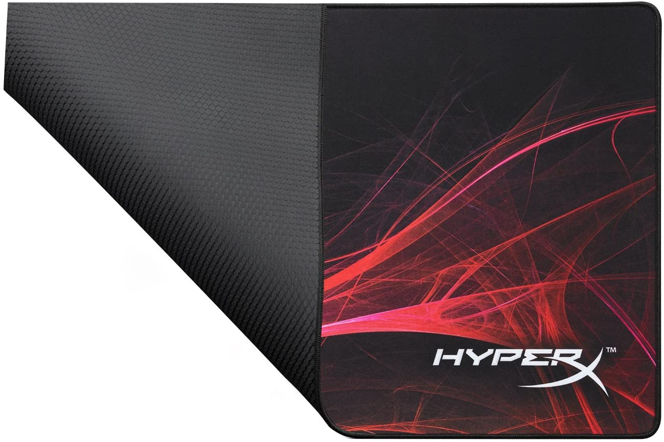 Schwarzes und rotes Gaming-Mauspad mit HyperX-Logo. Die Unterseite mit rauer Textur wird gezeigt.